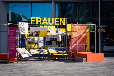 Frauen Bauen Stadt, Ausstellung im öffentlichen Raum
