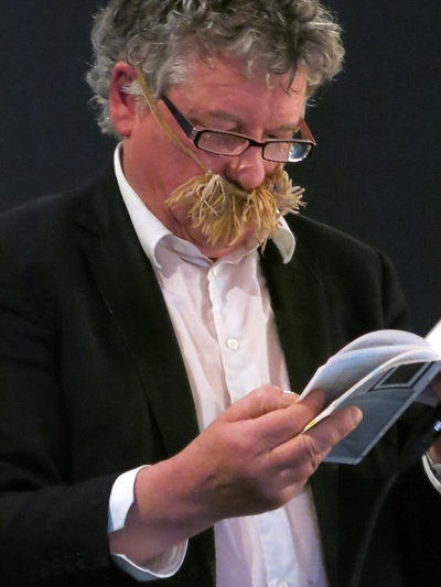 Eröffnungsperformance BAUhahaHAUS
Julius Deutschbauer alias Friedrich Nietzsche