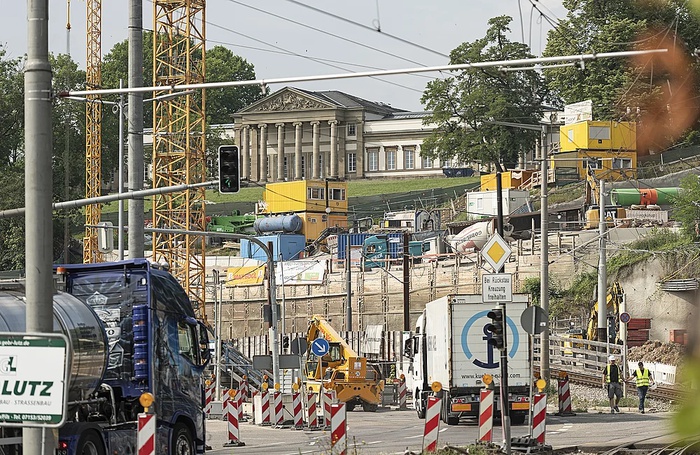 Schloss Rosenstein mit Baustelle, Stuttgart