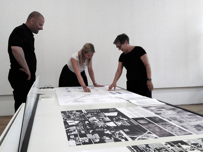 Jurysitzung Juli 2016
vlnr: Michal Škoda, Raffaela Lackner, Sabine Bitter – © afo architekturforum oberösterreich Jurysitzung Juli 2016
vlnr: Michal Škoda, Raffaela Lackner, Sabine Bitter